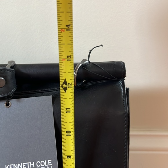 Kenneth Cole Reaction Briefcase - Picture 14 of 17